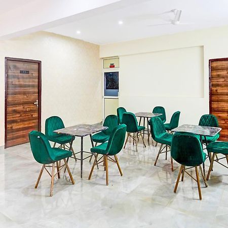 Super Townhouse Sector 86 Near Sector 83 Metro Station Hotel Noida Buitenkant foto
